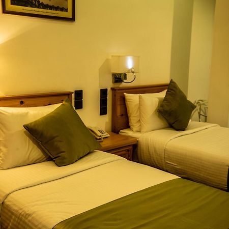 Hotel Ganthera 캔디 외부 사진