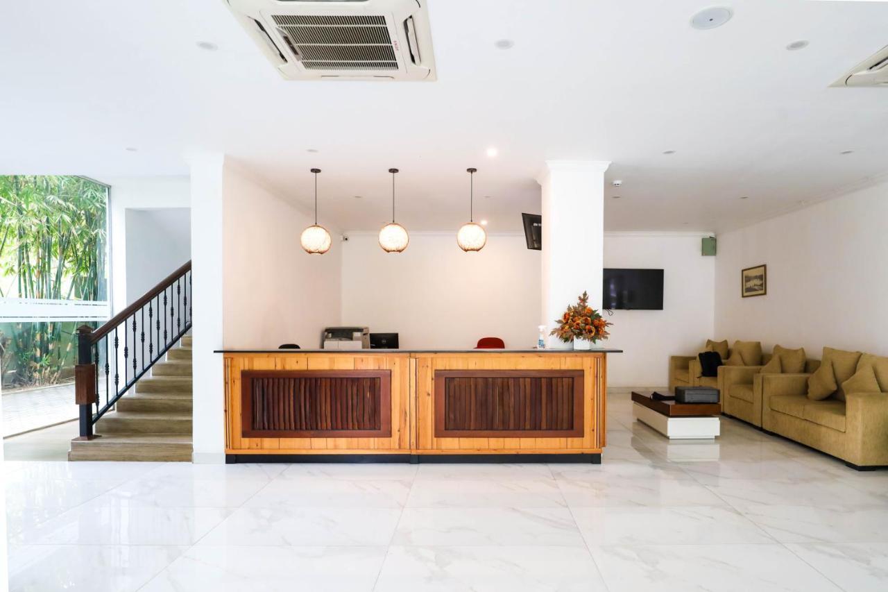 Hotel Ganthera 캔디 외부 사진