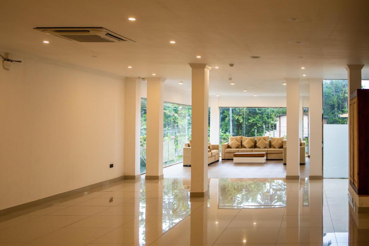 Hotel Ganthera 캔디 외부 사진