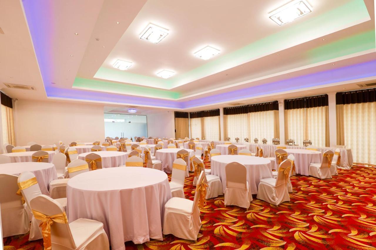 Hotel Ganthera 캔디 외부 사진