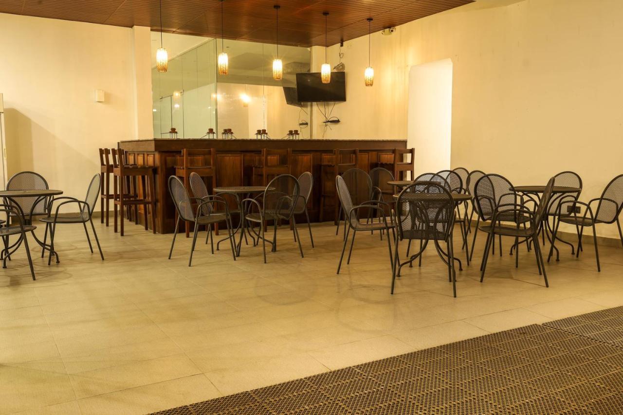 Hotel Ganthera 캔디 외부 사진