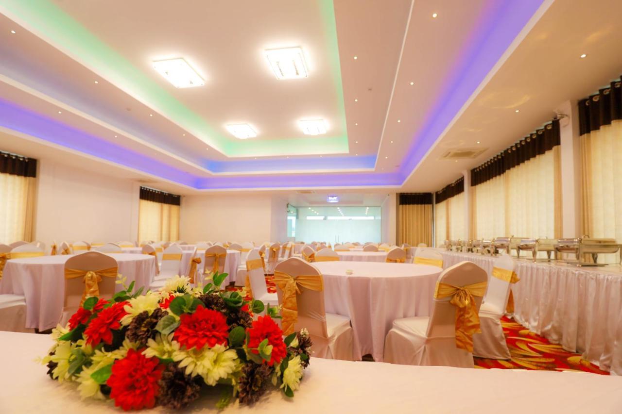Hotel Ganthera 캔디 외부 사진