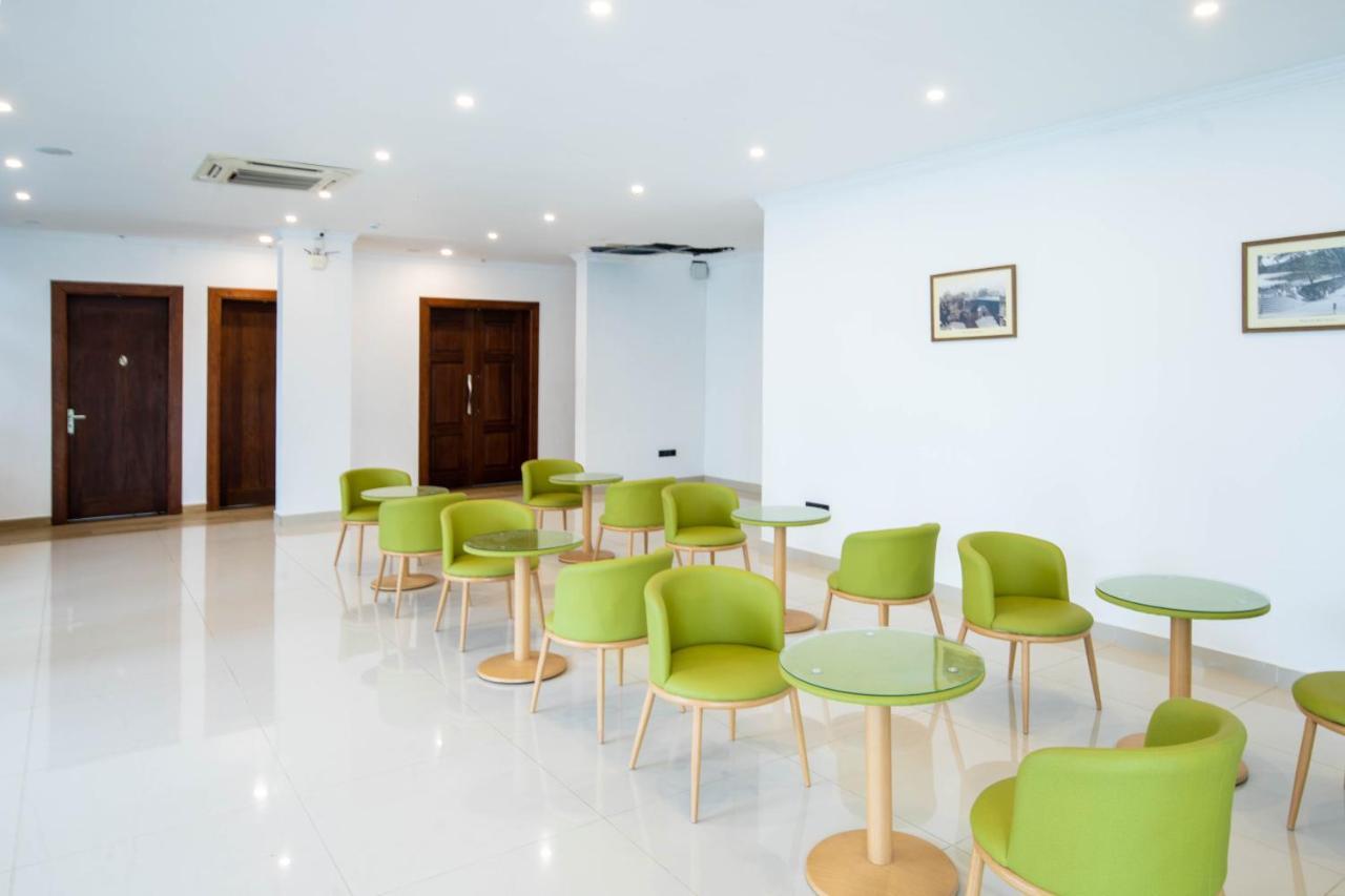 Hotel Ganthera 캔디 외부 사진
