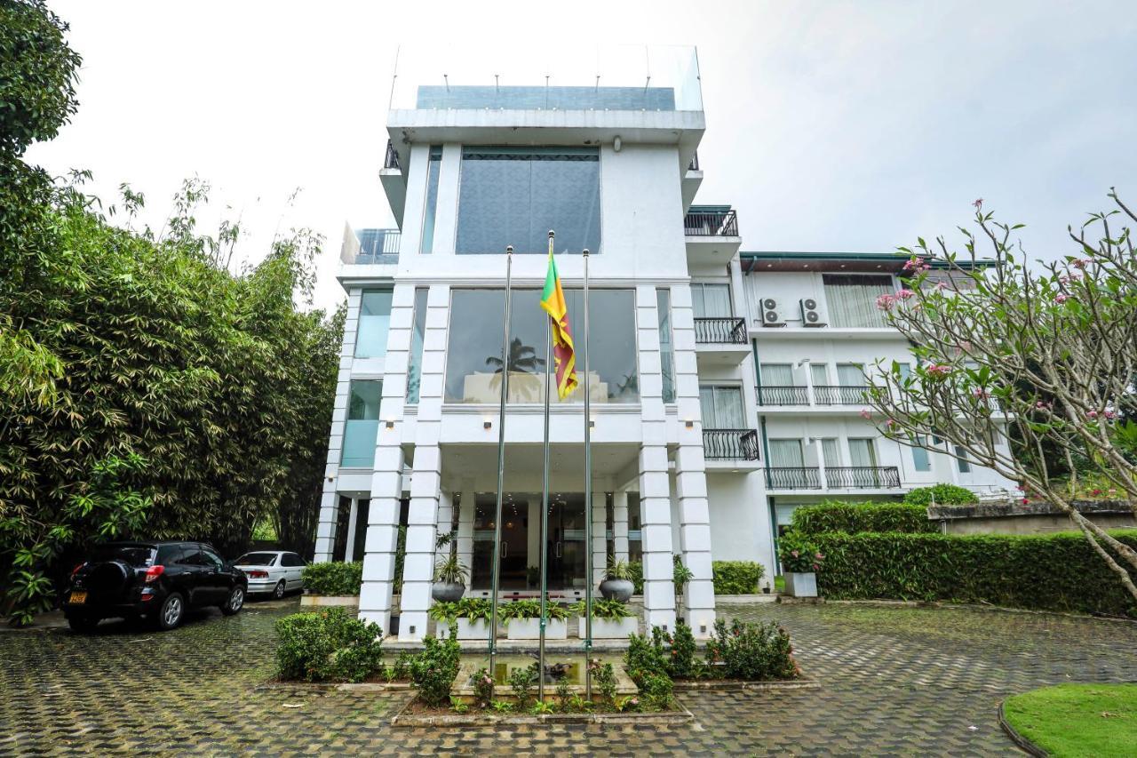 Hotel Ganthera 캔디 외부 사진