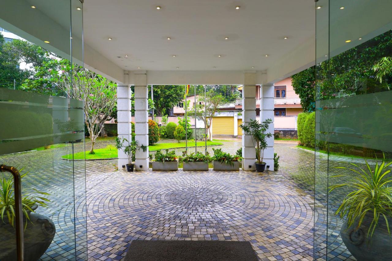 Hotel Ganthera 캔디 외부 사진