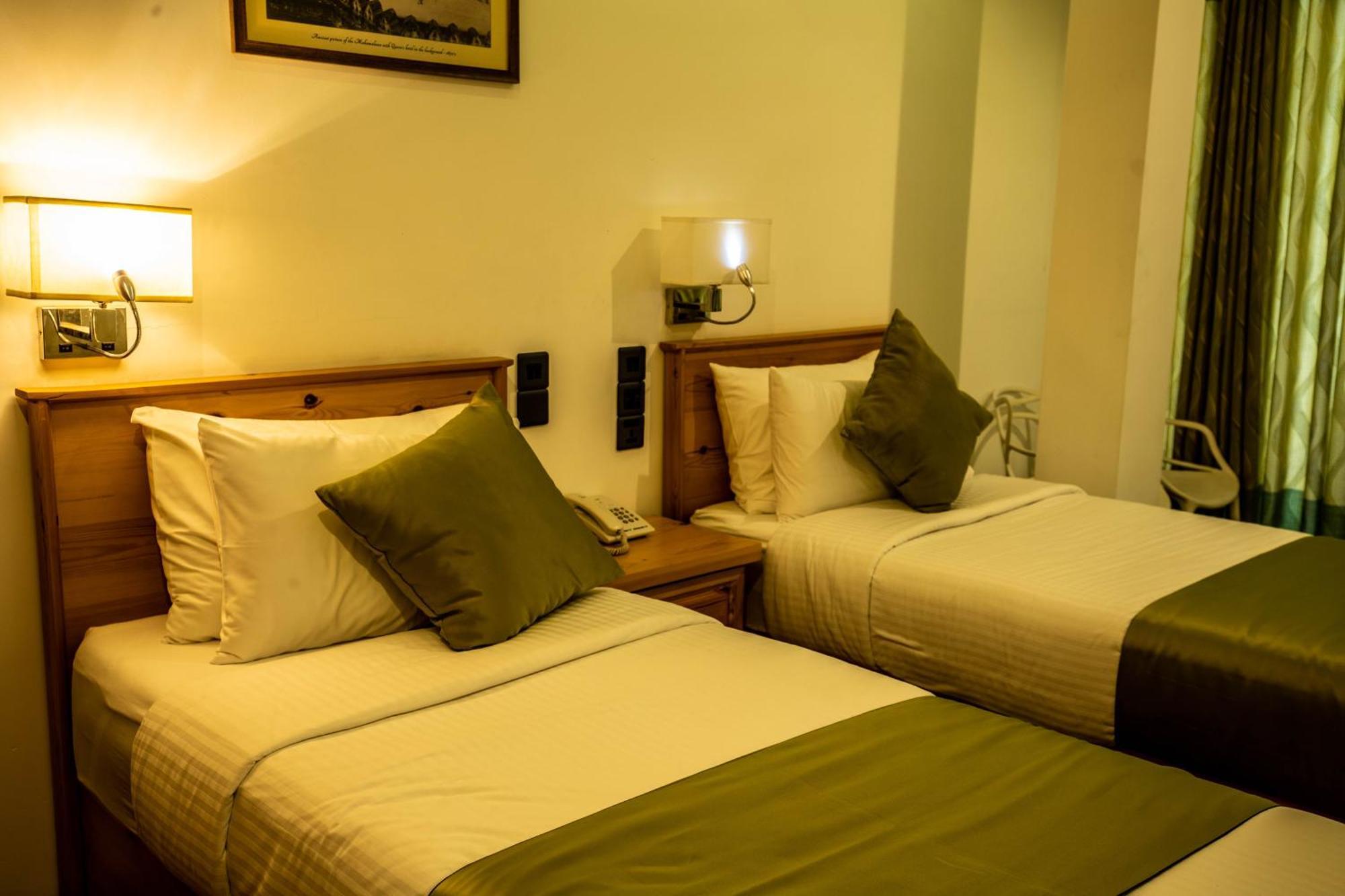 Hotel Ganthera 캔디 외부 사진